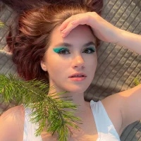 Slika avatara modela ElzaBlis