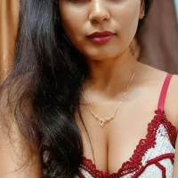 Poojitha-Queen webcam model