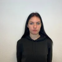 LilyRichard Φωτ, Προφίλ