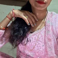 PRIYAHOT99