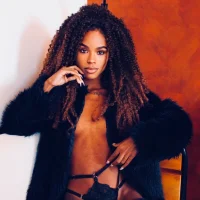 Slika avatara modela Bellarie_