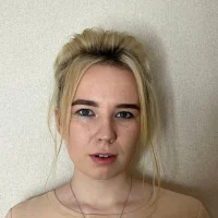 AngelaGiuliano Φωτ, Προφίλ