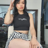 lisari1's Profile Pic