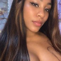 zafiro_ebano Adlı Modelin Avatarı