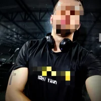 theuss92 Φωτ, Προφίλ