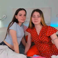 รูปโปรไฟล์ของ AdelinaMegan