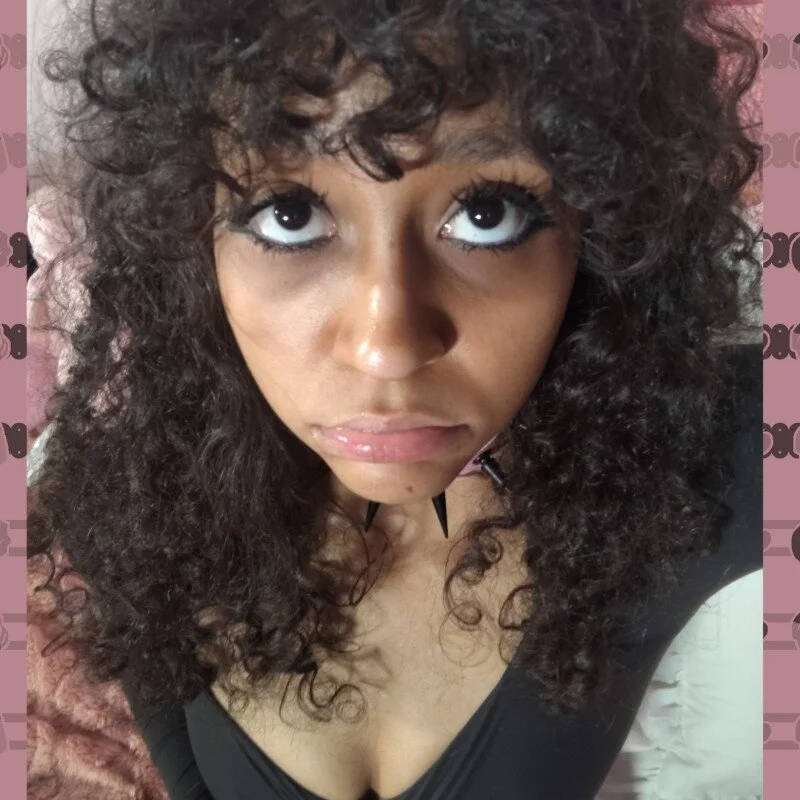 mia_hart