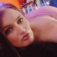 Slika avatara modela CrimsonQueen69