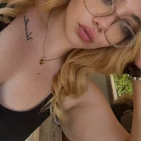 Vivsss25252 stripchat