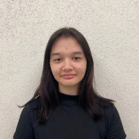 HollyRog's Profile Pic