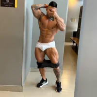 Matthew_Santos_, вебкам-модель Stripchat из Колумбии