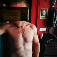 motherFUCKER3y's Profile Pic