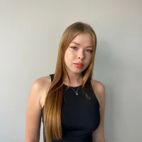 AmityCaryl Φωτ, Προφίλ