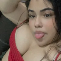 thayna091's Profile Pic