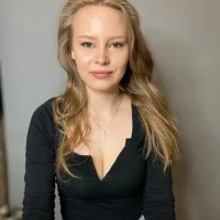 Gambar Profil GloriaNewman