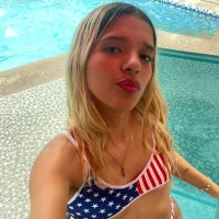 RebecaRealish's Profile Pic