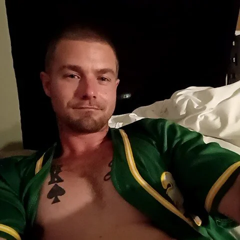DadDDick925 profile photo