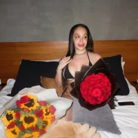 mialeex333's Avatar Pic