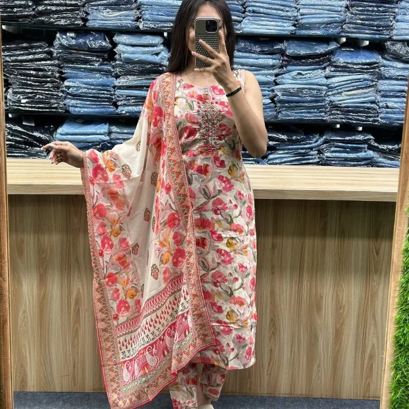 sassypoonam14 profile photo