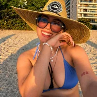 Zoebluntone's Avatar Pic