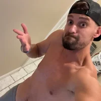 LovableMidnight68's Profile Pic
