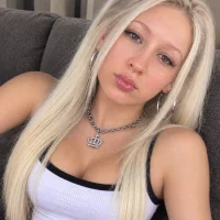 MelanieAutumn's Avatar Photo