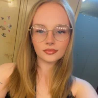 skyerose11's Avatar Pic