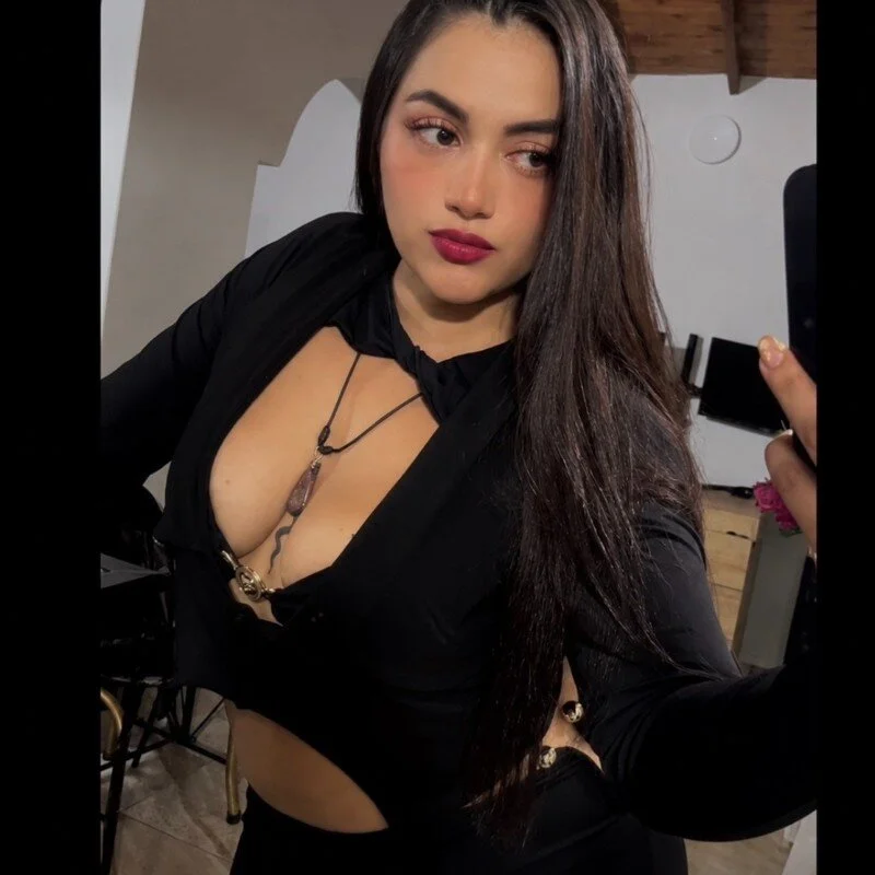 Hela_wet profile photo