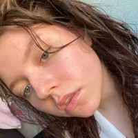 Alice_Artistt's Profile Pic