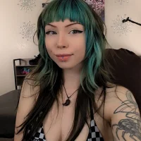 BriiBrattyXo model avatar