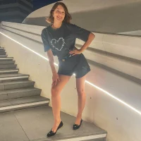 Slika avatara modela Karivane