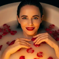 Lu_Naturally-Sensual