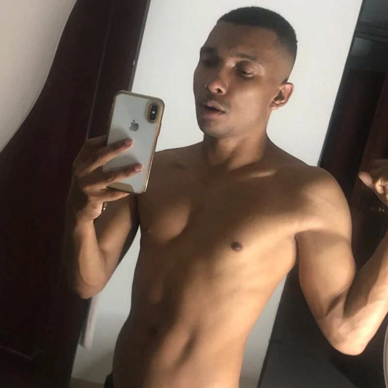 Aaronblack1_ live cam profile