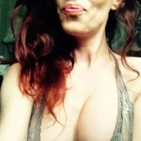 deesse-mylene's Profile Pic