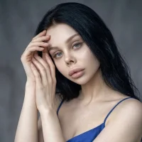 Sophia-Lara Adlı Modelin Avatarı