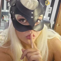 Beatrice_666's Profile Pic