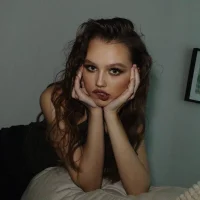 Gambar Profil CharlotLebn