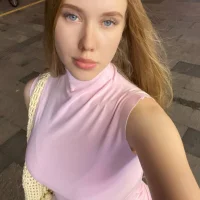 DaisyGulston's Profile Pic