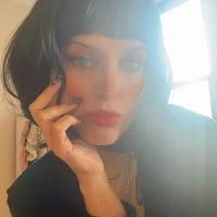 Scarlet111's Profile Pic