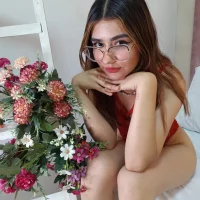 mia_kurth's Profile Pic