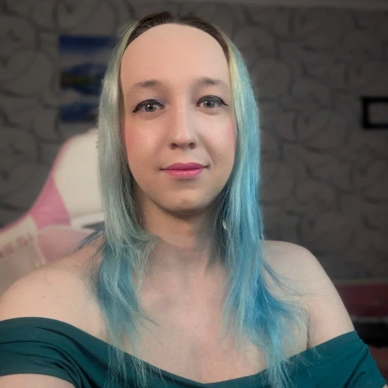 TheTrixy live cam profile