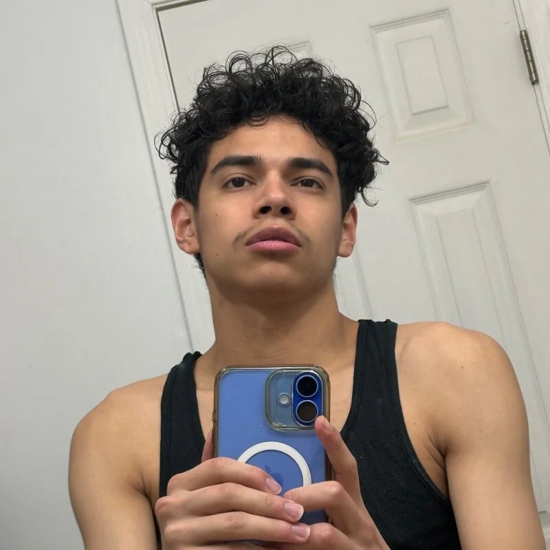 Carlos83647 profile photo