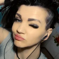 Vika-Vika's Profile Pic