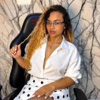 CurlyMamii webcam model