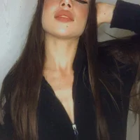 AnnieAndy Φωτ, Προφίλ