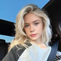 ElwineFlowers's Profile Pic