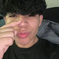 adrianhot12 webcam