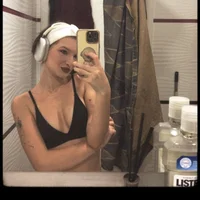 RiaFoxHi webcam model