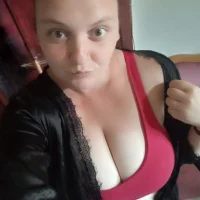 JuliaAngell's Profile Pic