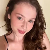 iylaaa Adlı Modelin Avatarı